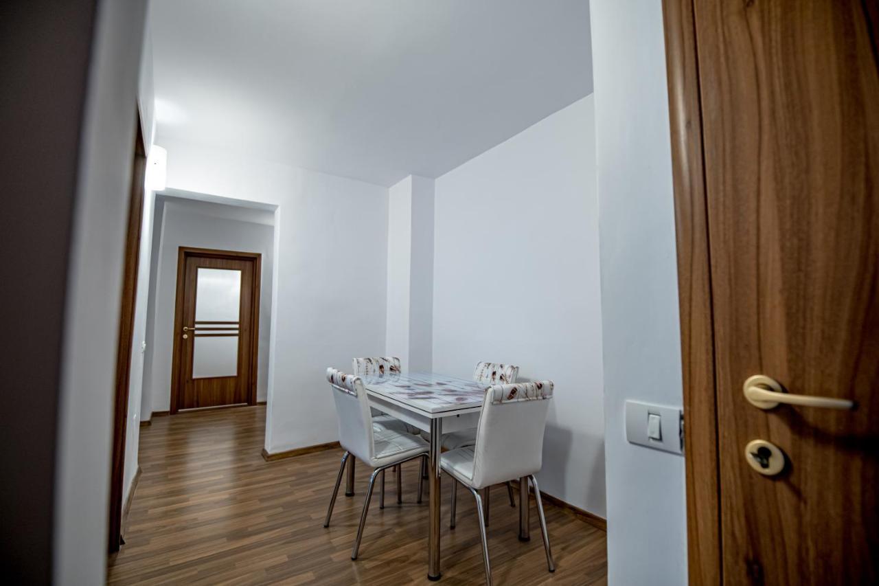 Apartament 3 Camere Royal Μπρασόβ Εξωτερικό φωτογραφία